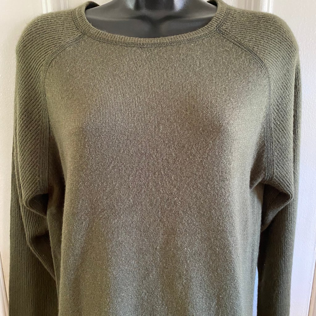 Sweet Romeo Brand Super Soft Long Sleeve Pullover  Green Size Xs